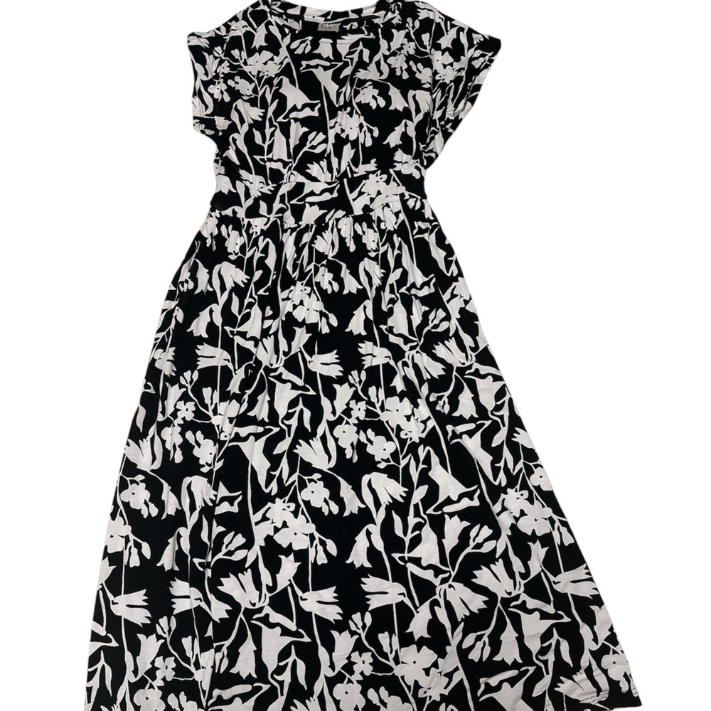 SERRA MIDI ladies dress with built in bra Floral Black and White  Dress size M